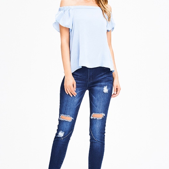 LIGHT BLUE OFF SHOULDER TOP. - Picture 4 of 5